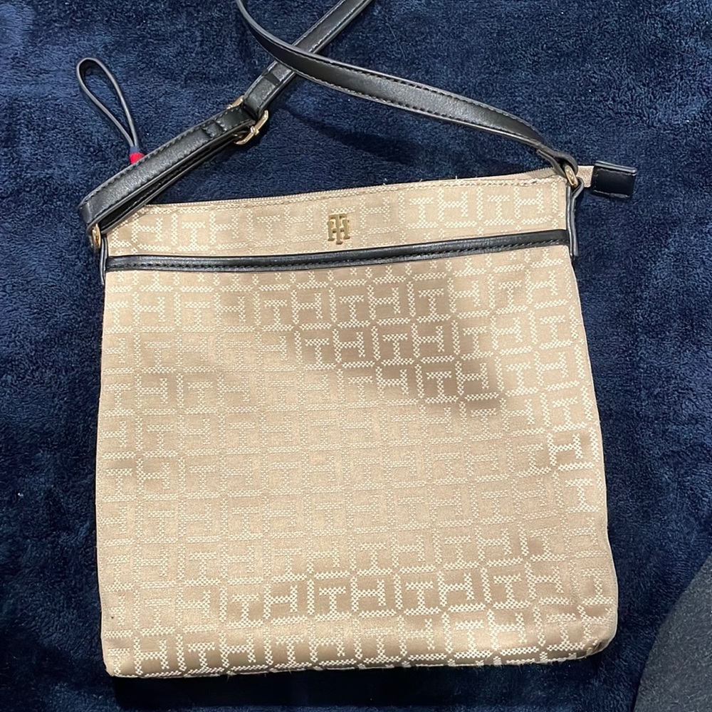 Tommy hilfinger crossbody purse
